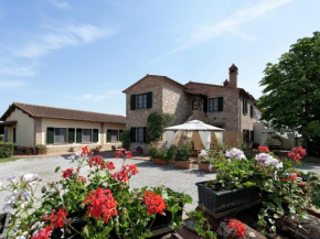 Modern Holiday Home in Foiano della Chiana with Pool Foiano Della Chiana